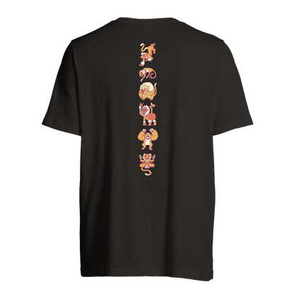 T-shirt au design d'APOU SHINY – Famille des Singes en Totem - un jeu de cartes familial plein de malice et de stratégie - Editeur : NO ONE GAMES