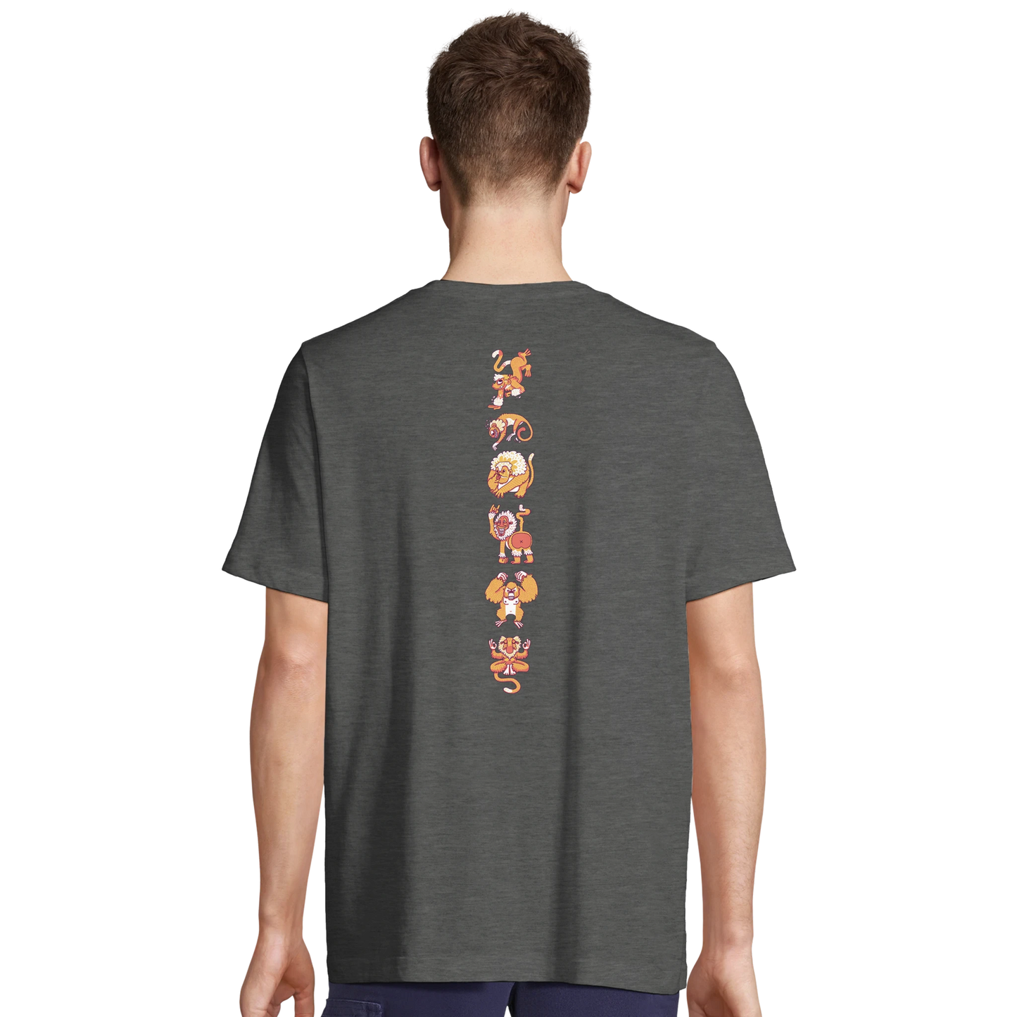 T-shirt au design d'APOU SHINY – Famille des Singes en Totem - un jeu de cartes familial plein de malice et de stratégie - Editeur : NO ONE GAMES