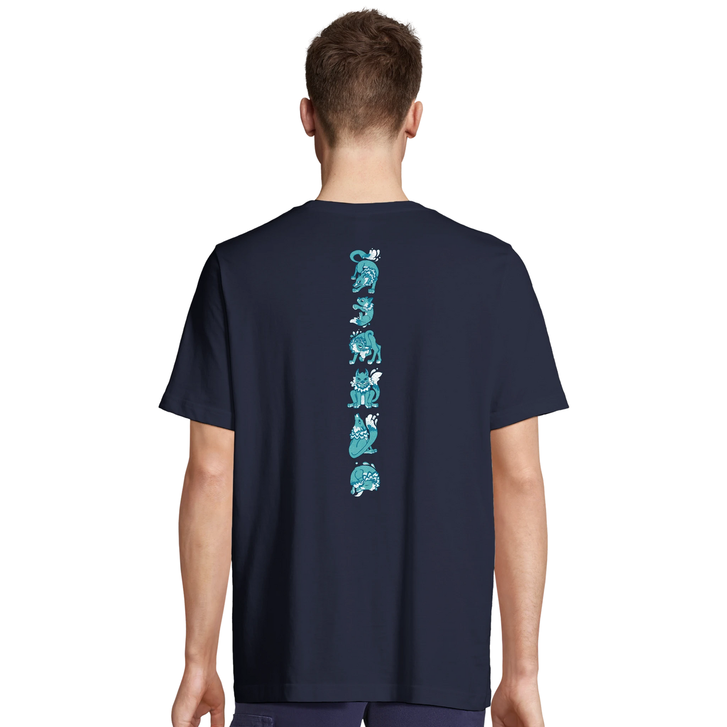 T-shirt au design d'APOU SHINY – Famille des Loups en Totem - un jeu de cartes familial plein de malice et de stratégie - Editeur : NO ONE GAMES